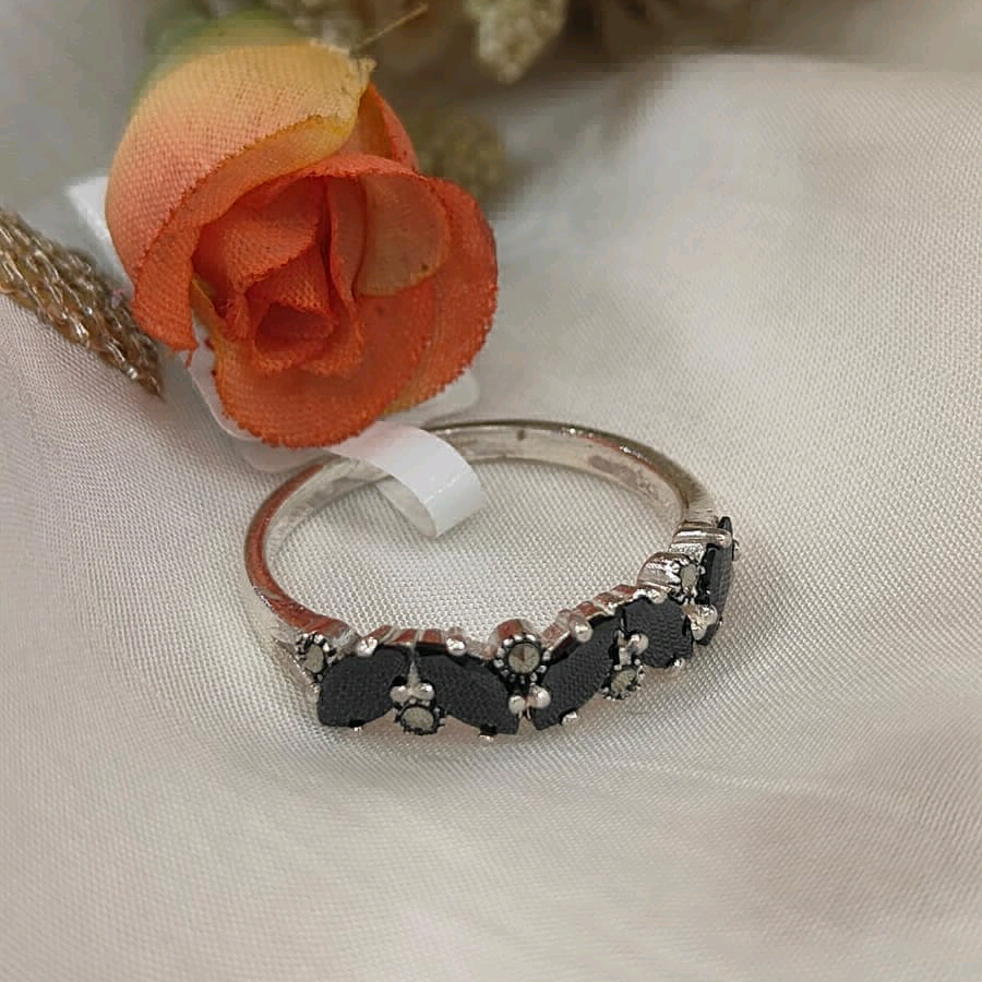 Zic Zac Marcasite Ring 